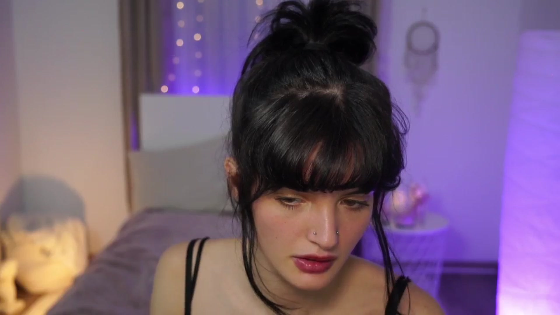 Gallery image thumbnail from EmmaaSnow's myfreecams stream on, 06/17/2024, 01:37 image 15 of 20
