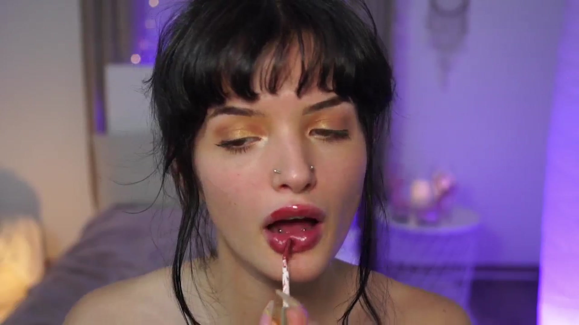 Gallery image thumbnail from EmmaaSnow's myfreecams stream on, 06/17/2024, 01:37 image 2 of 20
