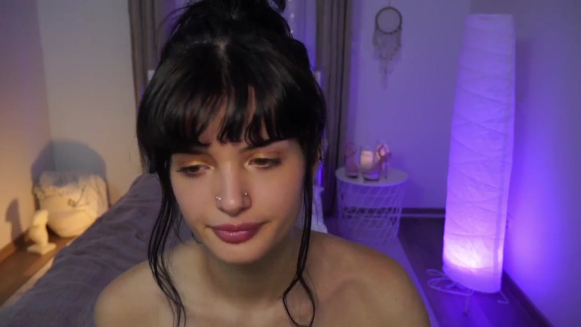 Gallery image thumbnail from EmmaaSnow's myfreecams stream on, 06/17/2024, 02:16 image 9 of 20