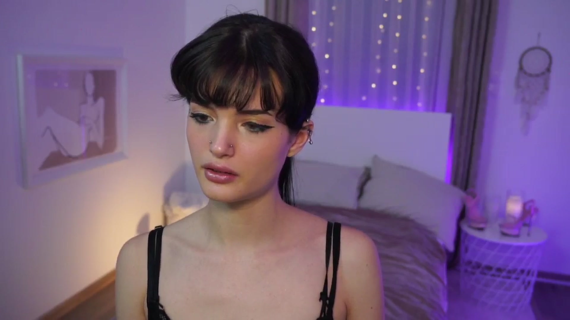 Gallery image thumbnail from EmmaaSnow's myfreecams stream on, 06/17/2024, 22:56 image 9 of 20