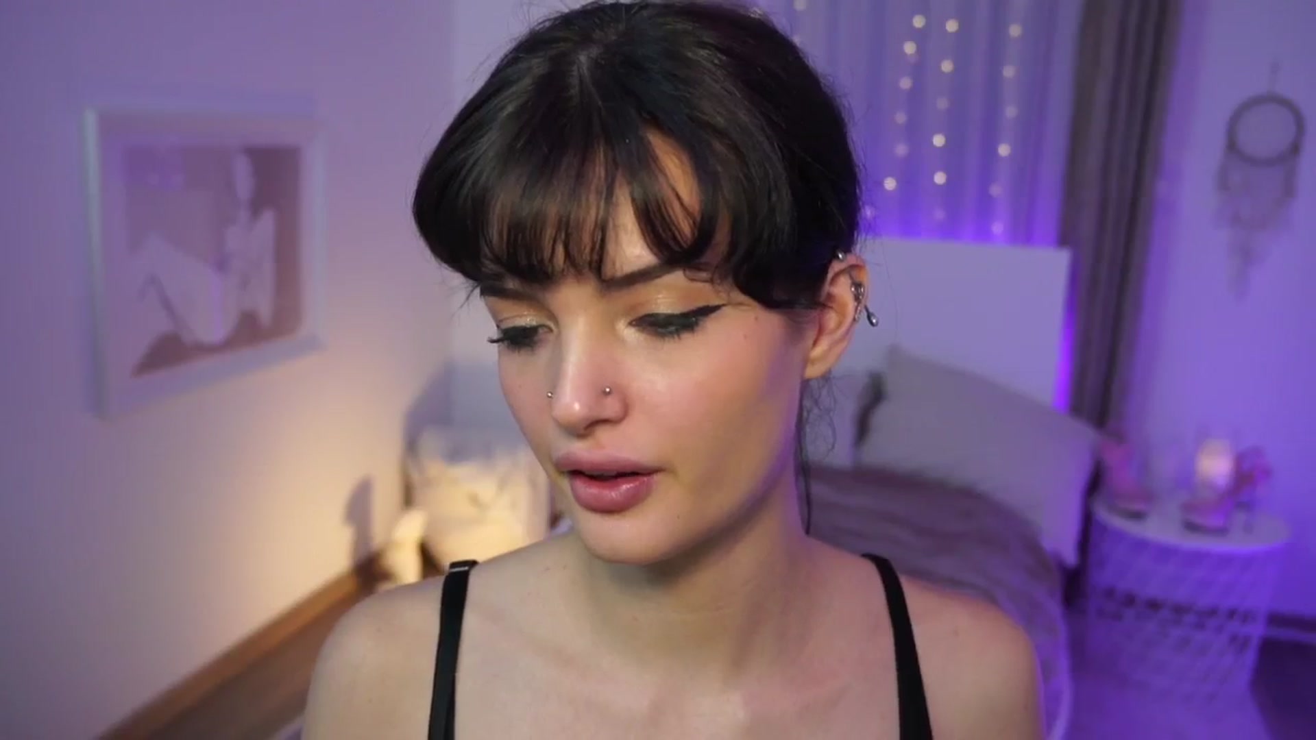 Gallery image thumbnail from EmmaaSnow's myfreecams stream on, 06/17/2024, 22:56 image 15 of 20