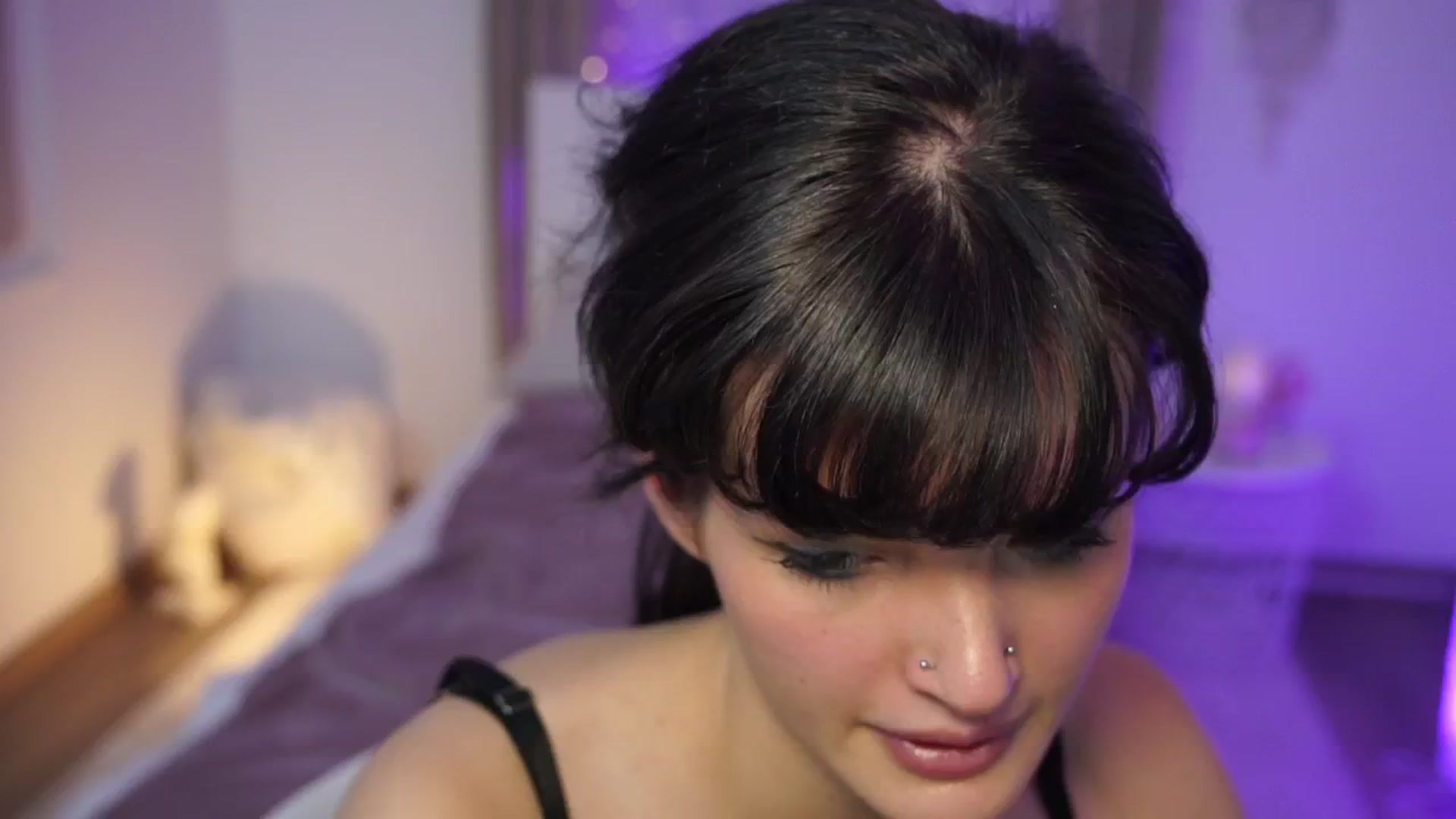 Gallery image thumbnail from EmmaaSnow's myfreecams stream on, 06/18/2024, 24:33 image 13 of 20