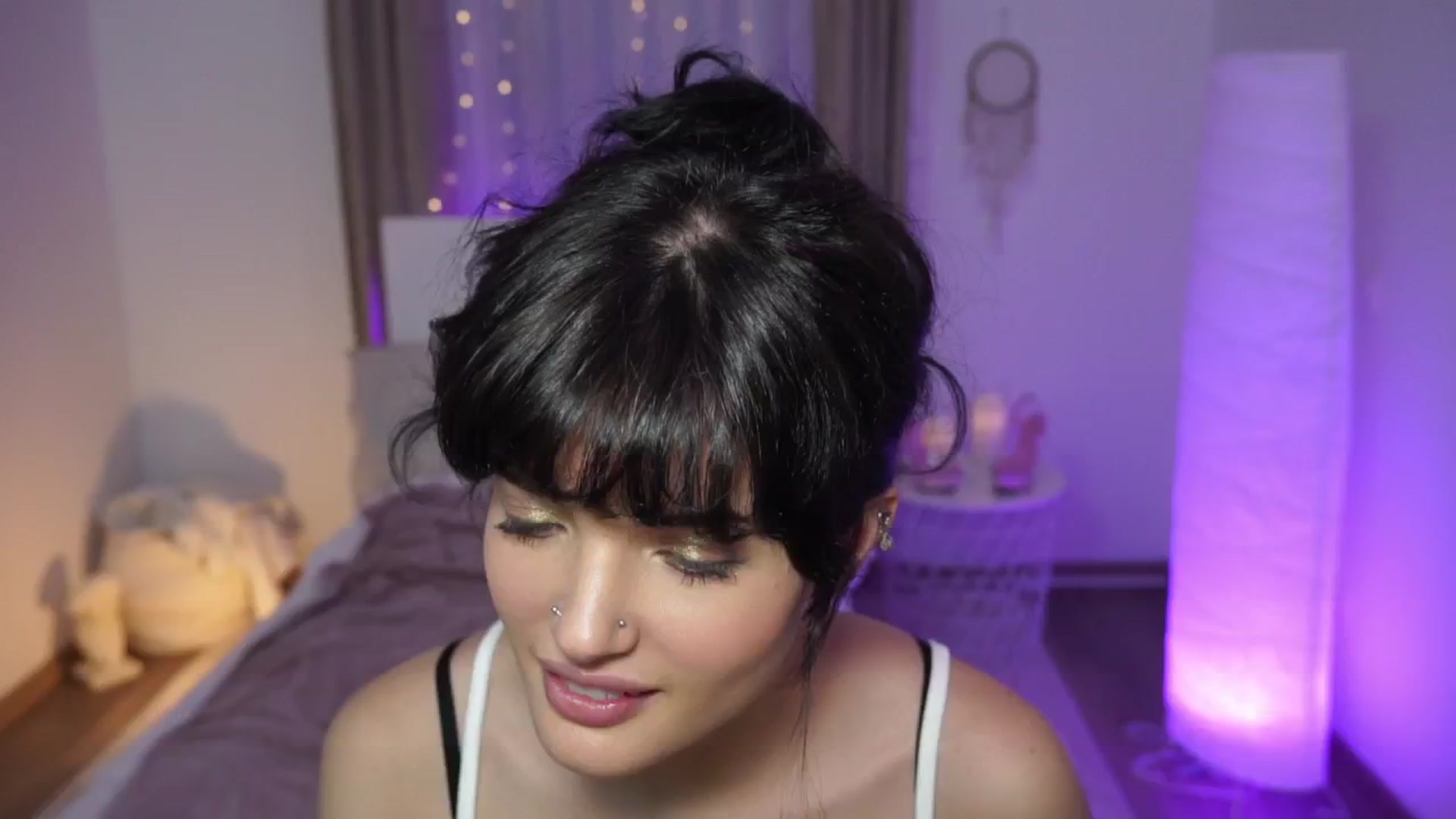 Gallery image thumbnail from EmmaaSnow's myfreecams stream on, 06/19/2024, 18:27 image 5 of 20