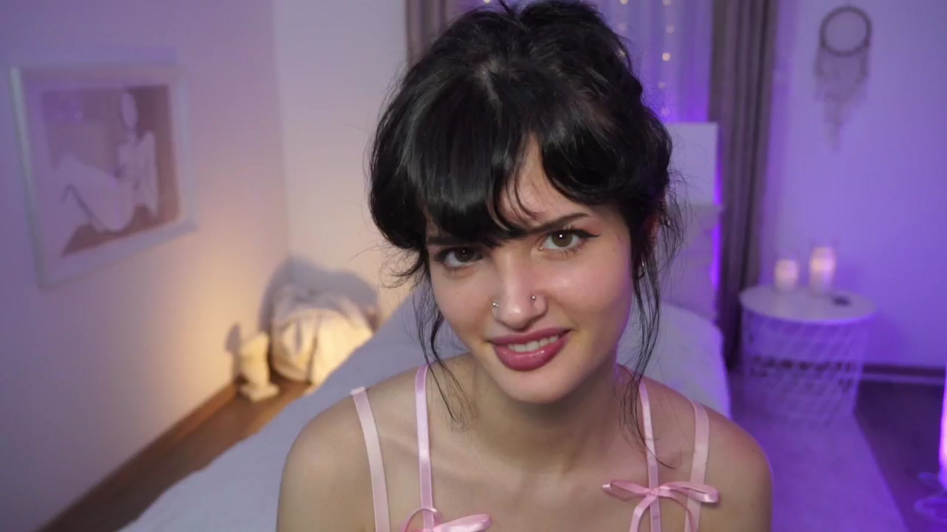 Gallery image thumbnail from EmmaaSnow's myfreecams stream on, 06/22/2024, 12:39 image 12 of 20