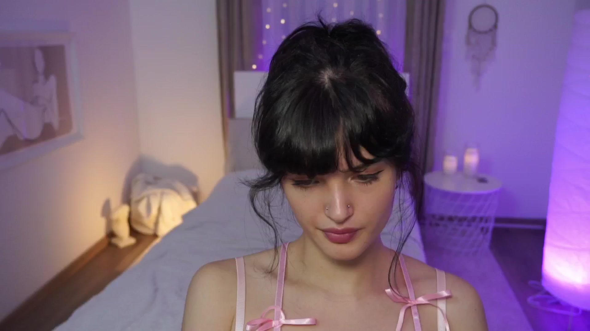Gallery image thumbnail from EmmaaSnow's myfreecams stream on, 06/22/2024, 12:39 image 13 of 20