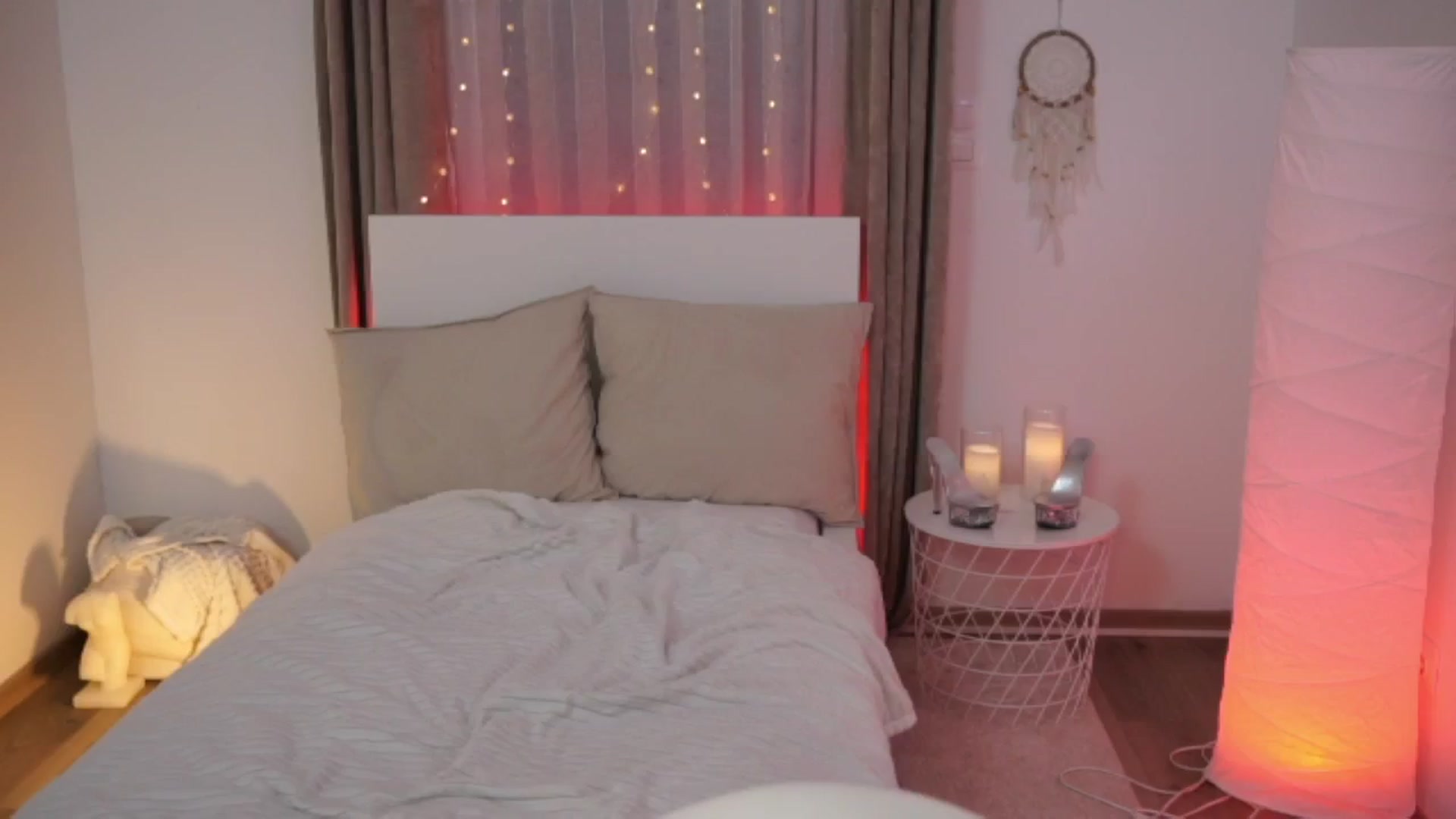 Gallery image thumbnail from EmmaaSnow's myfreecams stream on, 06/25/2024, 10:58 image 18 of 20
