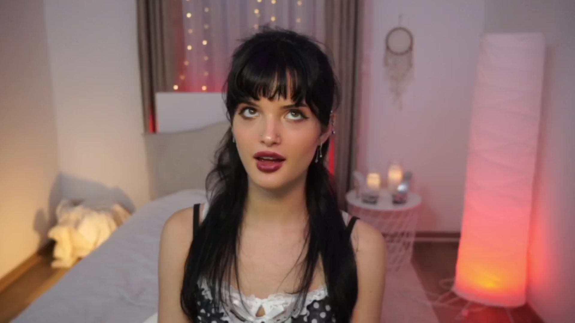 Gallery image thumbnail from EmmaaSnow's myfreecams stream on, 06/25/2024, 10:58 image 19 of 20