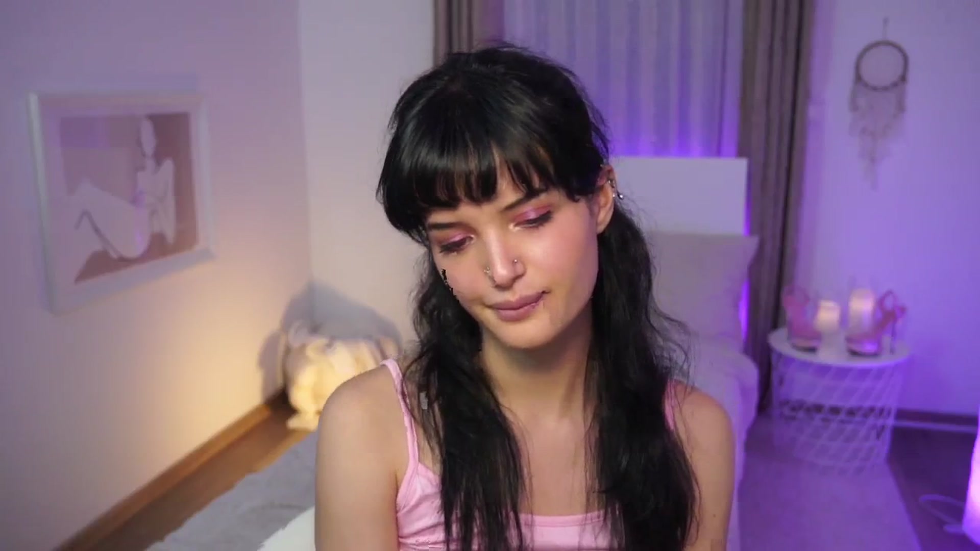 Gallery image thumbnail from EmmaaSnow's myfreecams stream on, 06/26/2024, 18:14 image 14 of 20