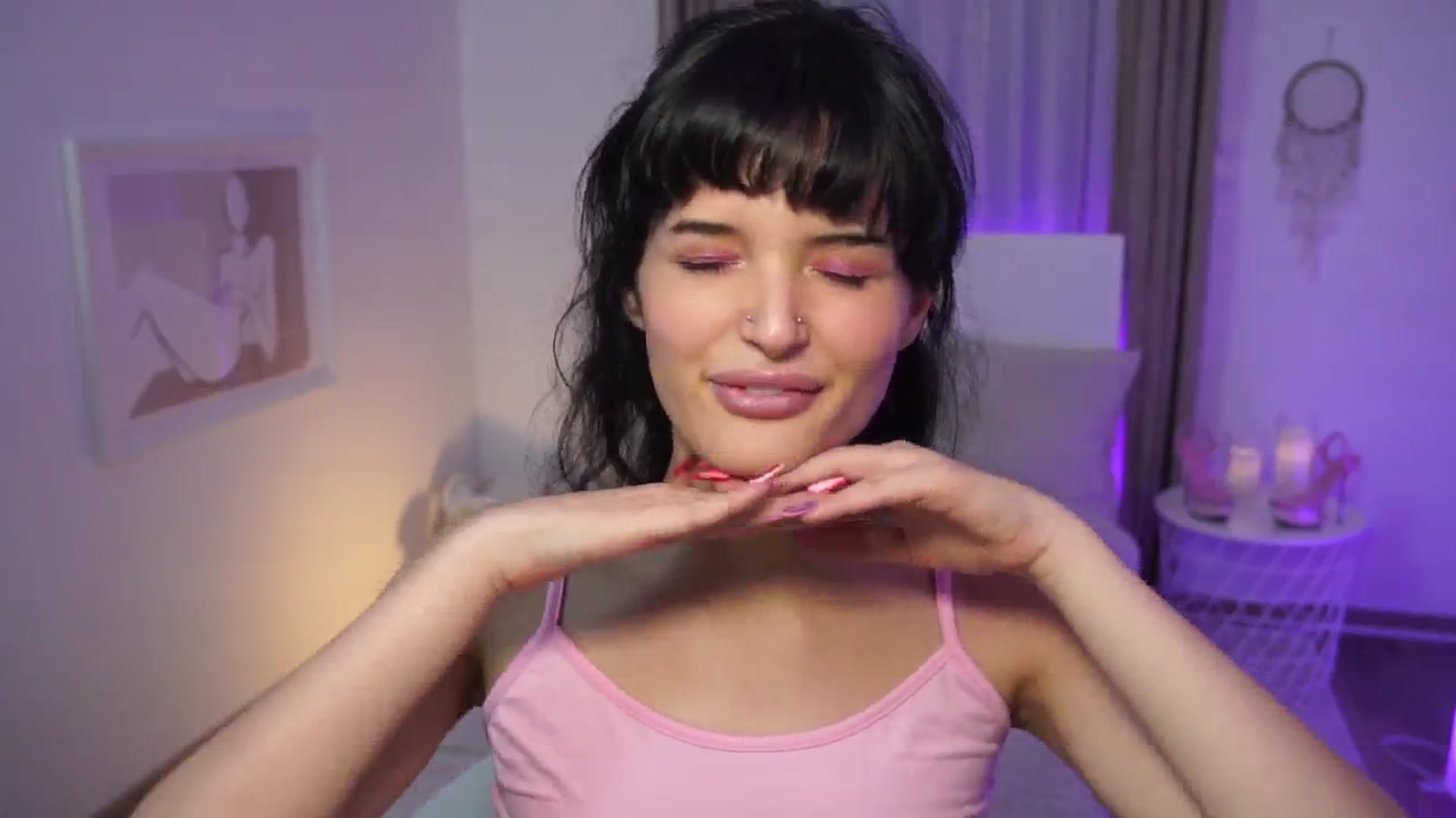 Gallery image thumbnail from EmmaaSnow's myfreecams stream on, 06/26/2024, 18:14 image 13 of 20