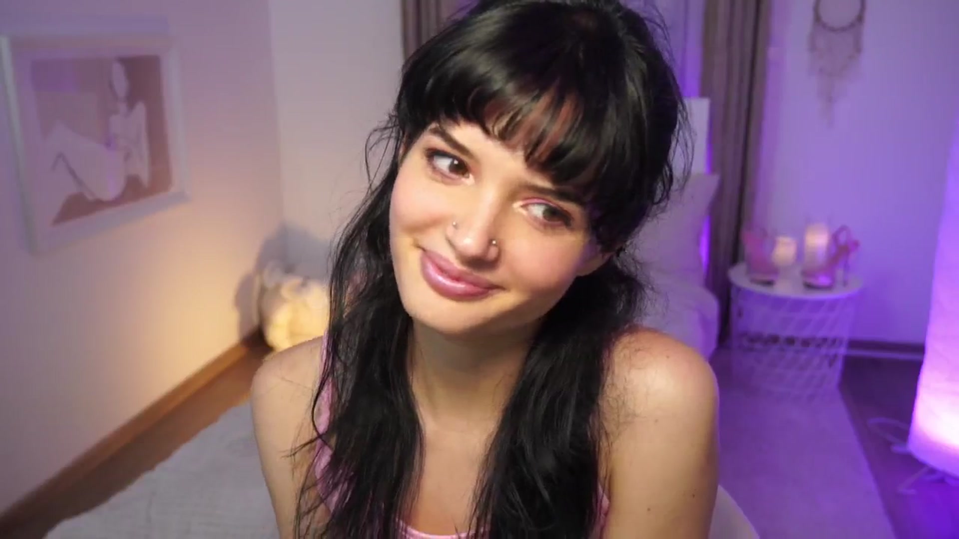 Gallery image thumbnail from EmmaaSnow's myfreecams stream on, 06/26/2024, 18:14 image 8 of 20
