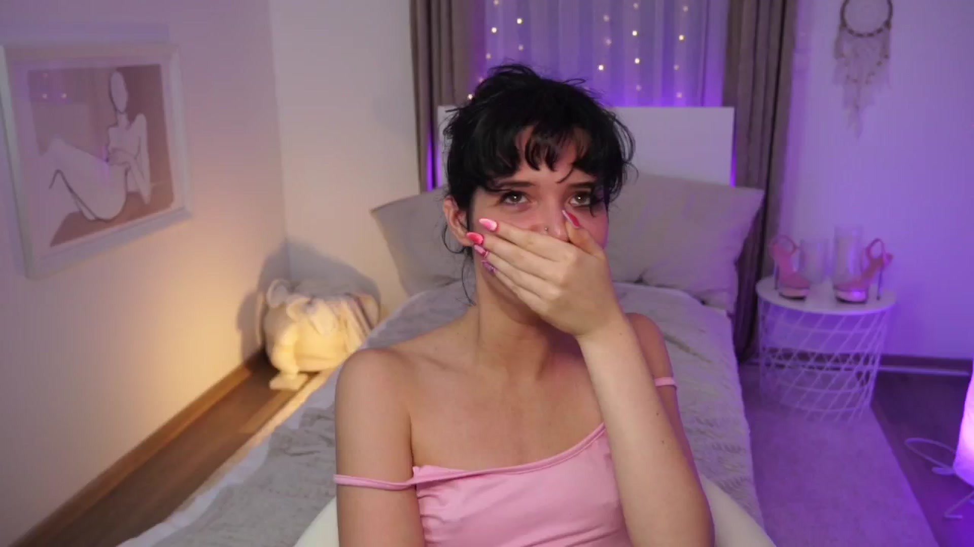 Gallery image thumbnail from EmmaaSnow's myfreecams stream on, 06/27/2024, 24:44 image 11 of 20