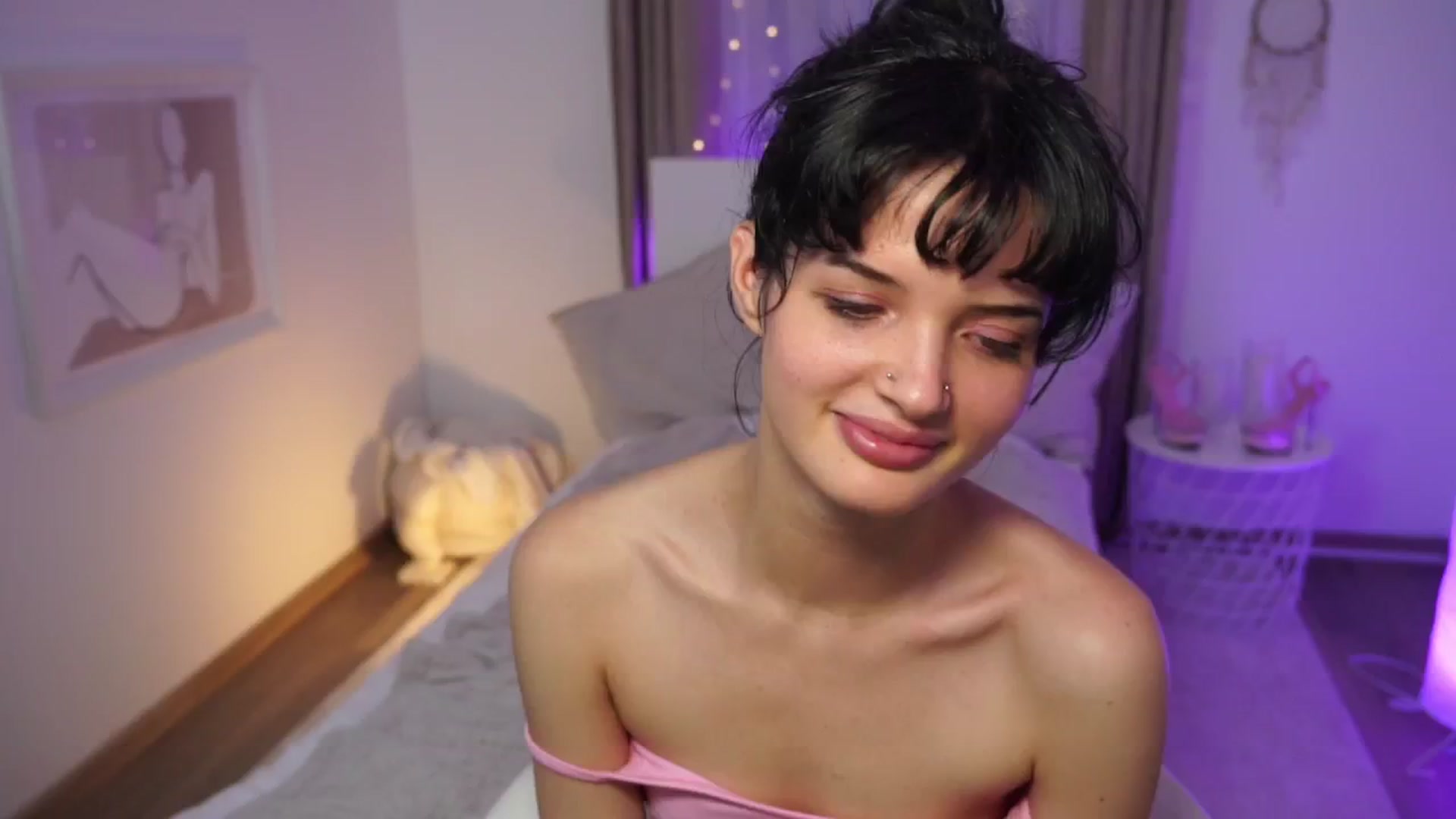 Gallery image thumbnail from EmmaaSnow's myfreecams stream on, 06/27/2024, 24:44 image 9 of 20