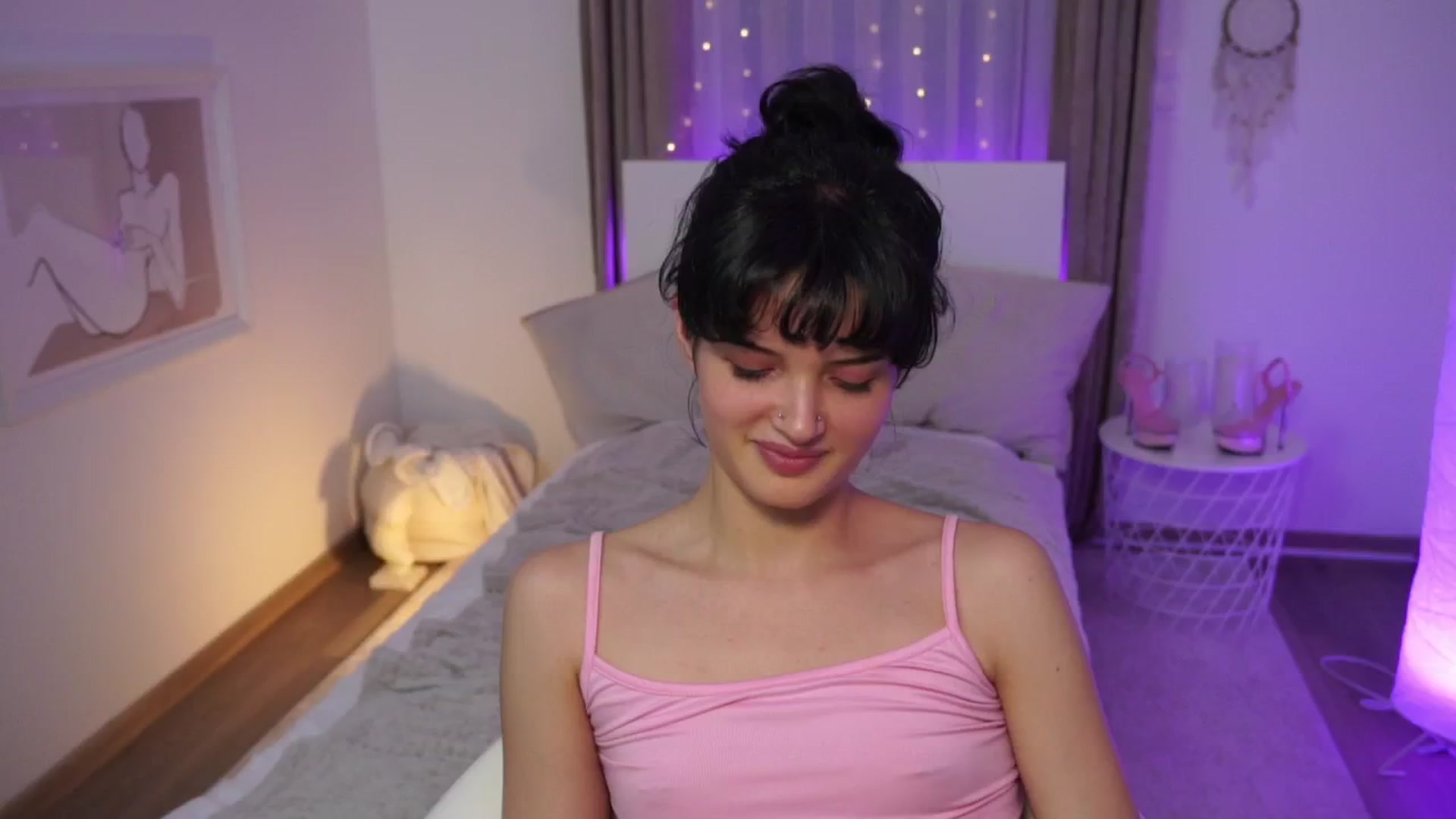 Gallery image thumbnail from EmmaaSnow's myfreecams stream on, 06/27/2024, 24:44 image 2 of 20