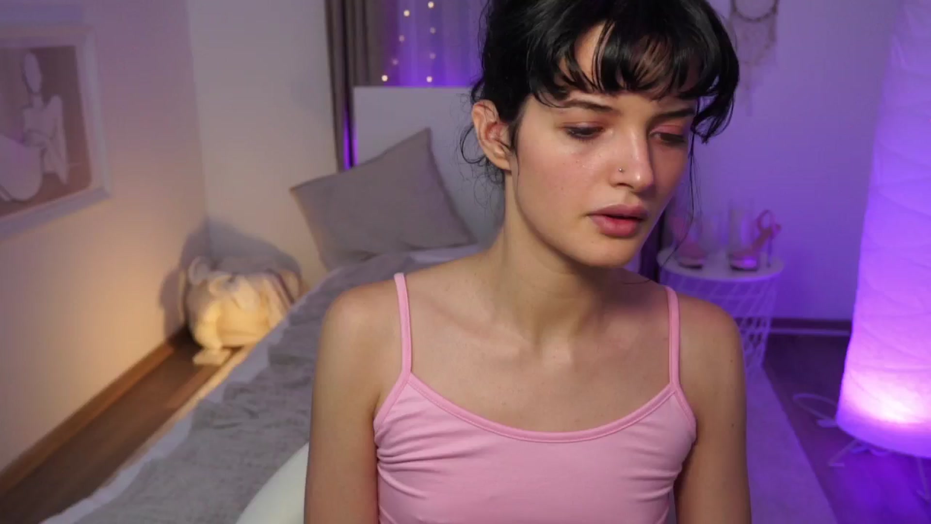 Gallery image thumbnail from EmmaaSnow's myfreecams stream on, 06/27/2024, 24:44 image 17 of 20