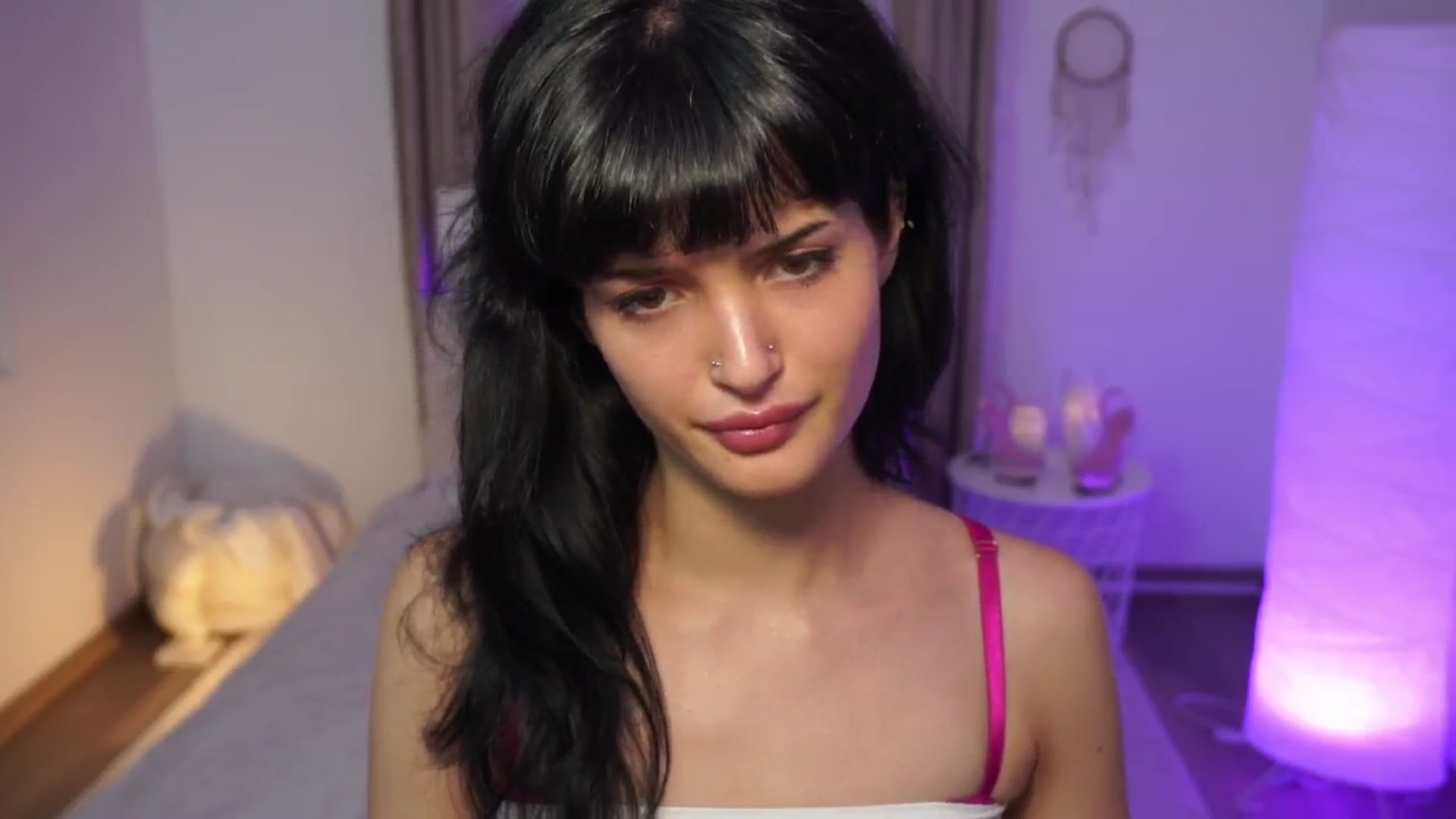 Gallery image thumbnail from EmmaaSnow's myfreecams stream on, 06/27/2024, 15:27 image 17 of 20