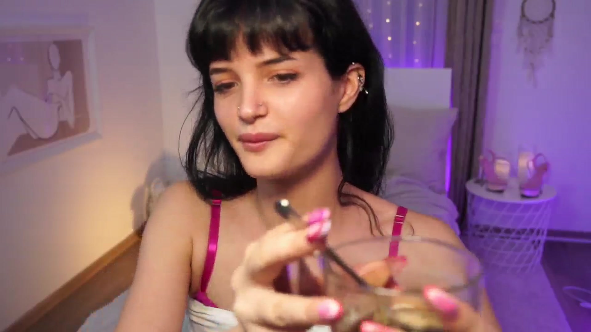 Gallery image thumbnail from EmmaaSnow's myfreecams stream on, 06/27/2024, 15:27 image 6 of 20