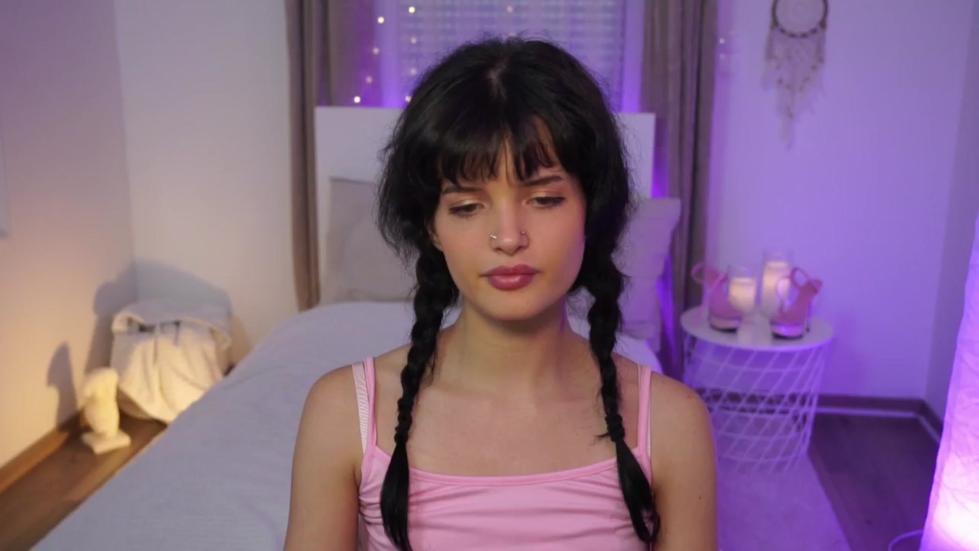 Gallery image thumbnail from EmmaaSnow's myfreecams stream on, 07/09/2024, 17:21 image 16 of 20