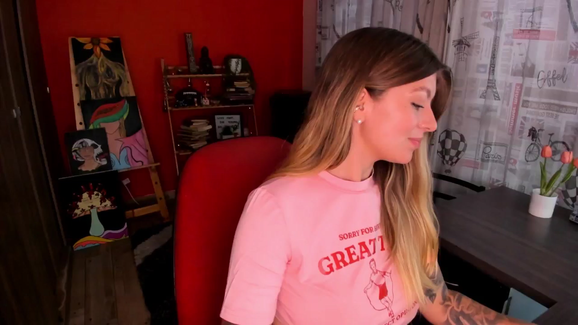 Gallery image thumbnail from Emmaa_hostt's myfreecams stream on, 06/10/2025, 01:01 image 11 of 20