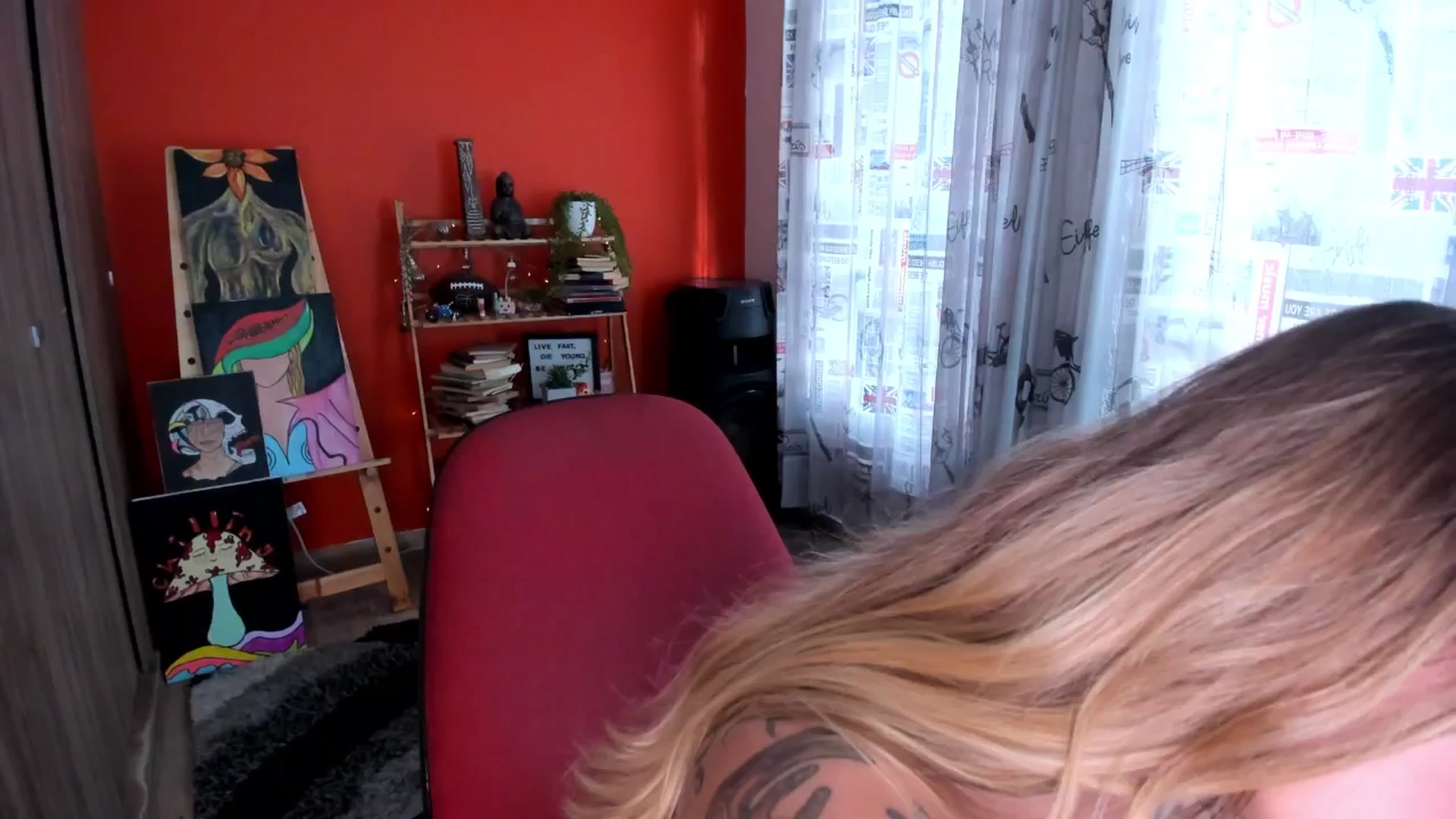 Gallery image thumbnail from Emmaa_hostt's myfreecams stream on, 06/13/2025, 24:54 image 6 of 20