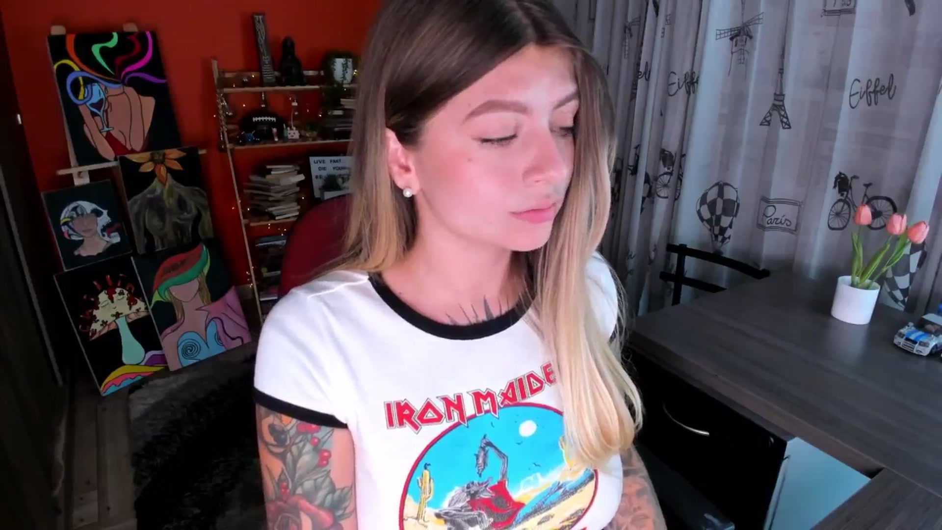 Gallery image thumbnail from Emmaa_hostt's myfreecams stream on, 06/16/2025, 02:46 image 4 of 20
