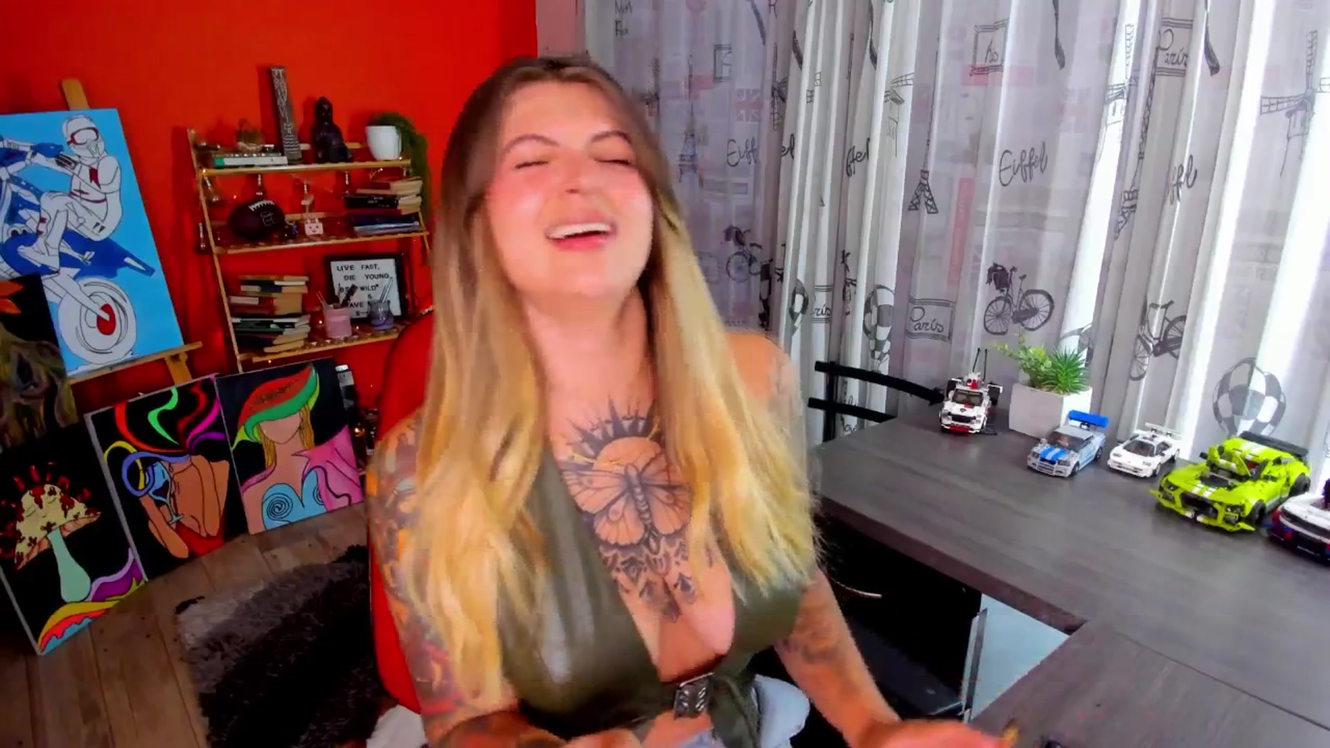 Gallery image thumbnail from Emmaa_hostt's myfreecams stream on, 08/04/2025, 23:10 image 20 of 20