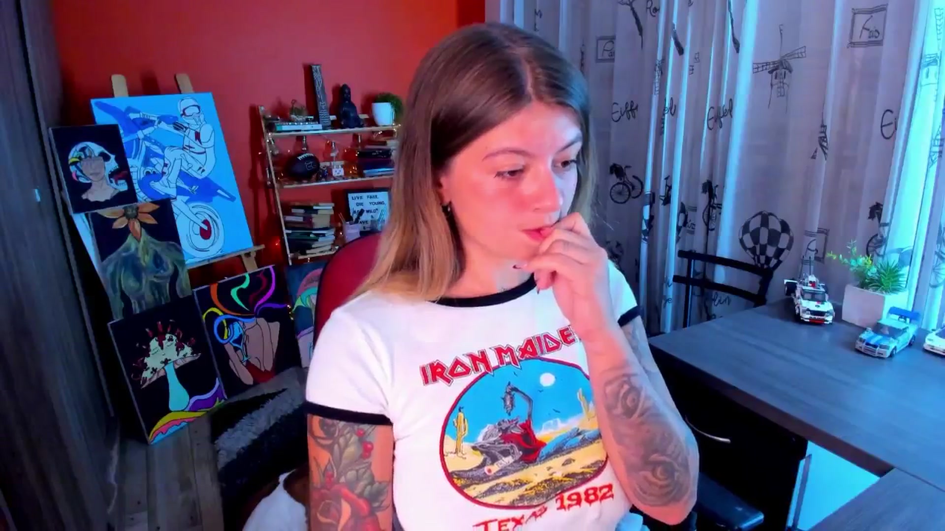 Gallery image thumbnail from Emmaa_hostt's myfreecams stream on, 08/08/2025, 02:18 image 7 of 20