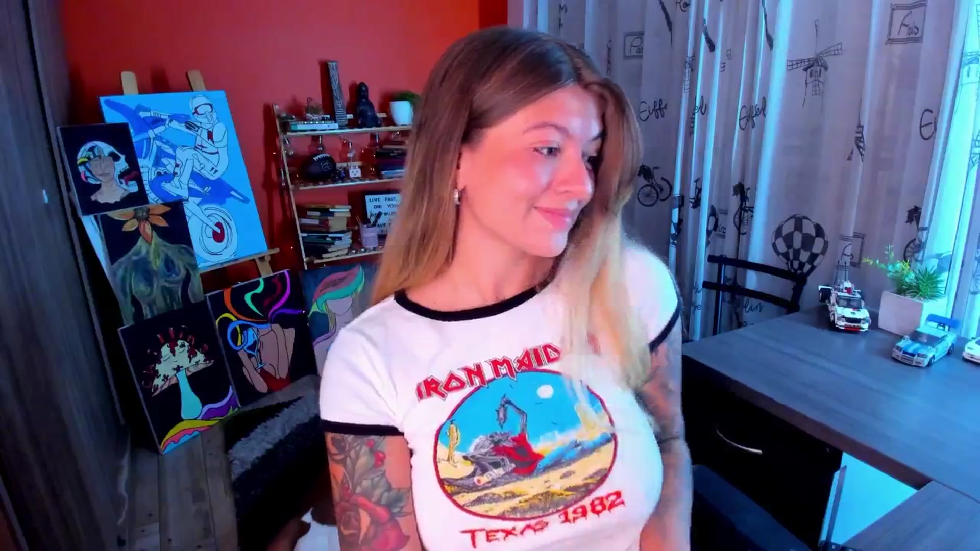 Gallery image thumbnail from Emmaa_hostt's myfreecams stream on, 08/08/2025, 02:18 image 6 of 20