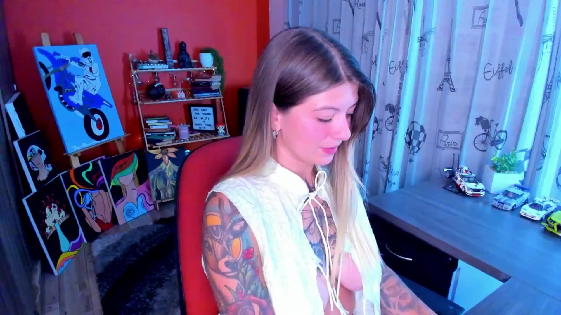 Gallery image thumbnail from Emmaa_hostt's myfreecams stream on, 08/14/2025, 02:20 image 16 of 20