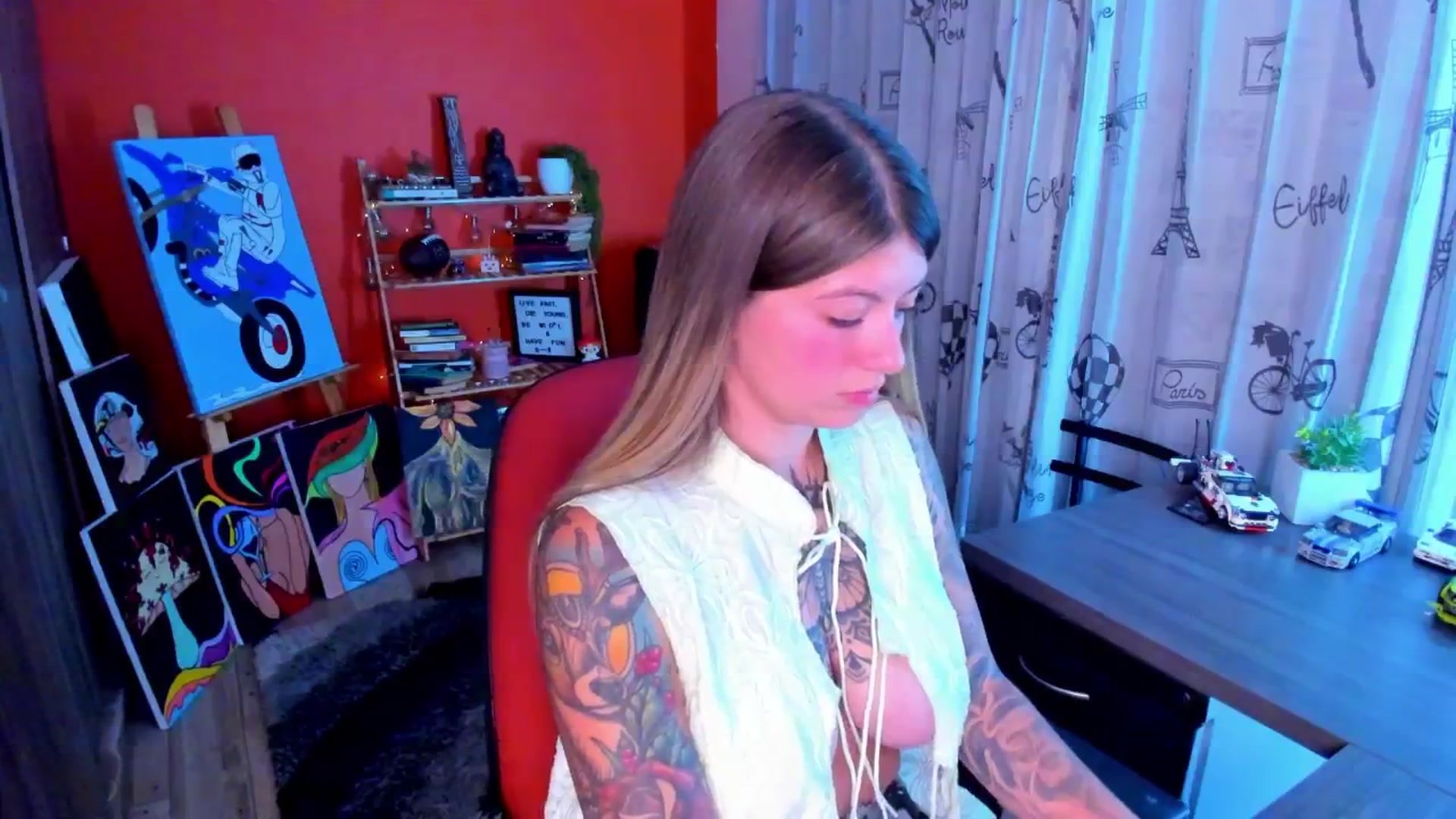 Gallery image thumbnail from Emmaa_hostt's myfreecams stream on, 08/14/2025, 02:20 image 10 of 20