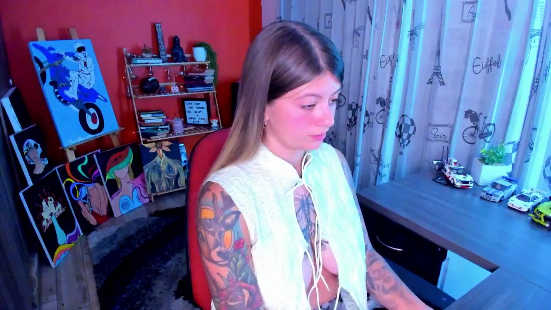 Gallery image thumbnail from Emmaa_hostt's myfreecams stream on, 08/14/2025, 02:20 image 14 of 20