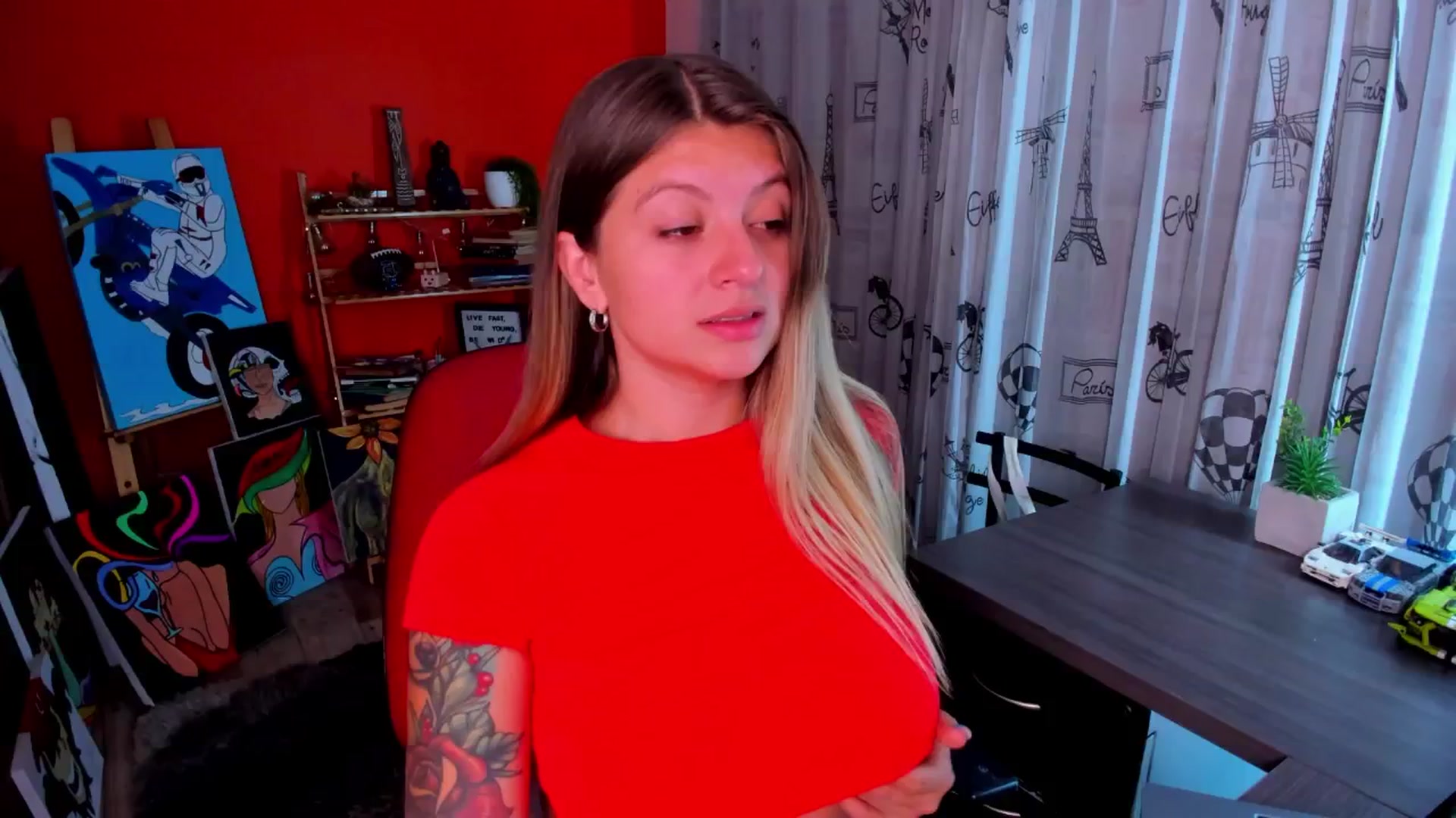 Gallery image thumbnail from Emmaa_hostt's myfreecams stream on, 08/26/2025, 24:02 image 10 of 20