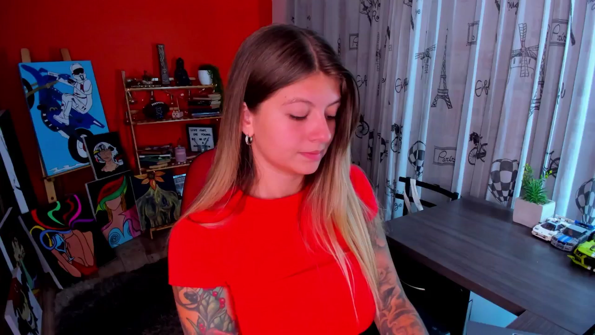 Gallery image thumbnail from Emmaa_hostt's myfreecams stream on, 08/26/2025, 24:02 image 13 of 20