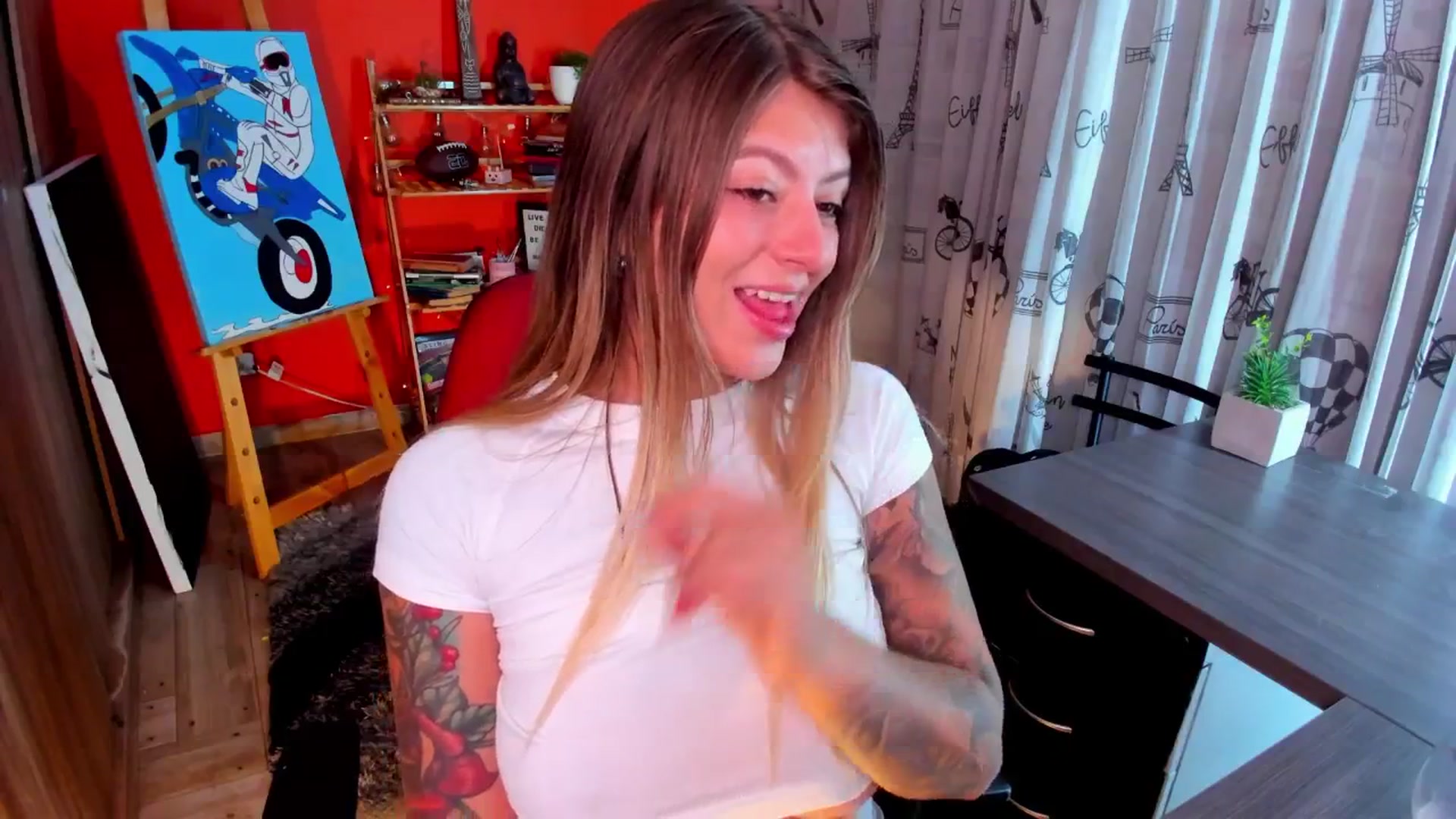 Gallery image thumbnail from Emmaa_hostt's myfreecams stream on, 08/28/2025, 01:48 image 14 of 20