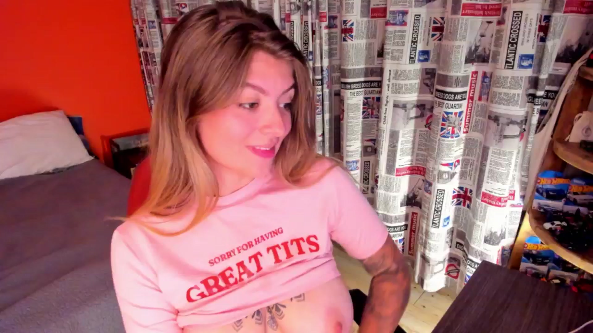 Gallery image thumbnail from Emmaa_hostt's myfreecams stream on, 09/30/2025, 02:25 image 18 of 20