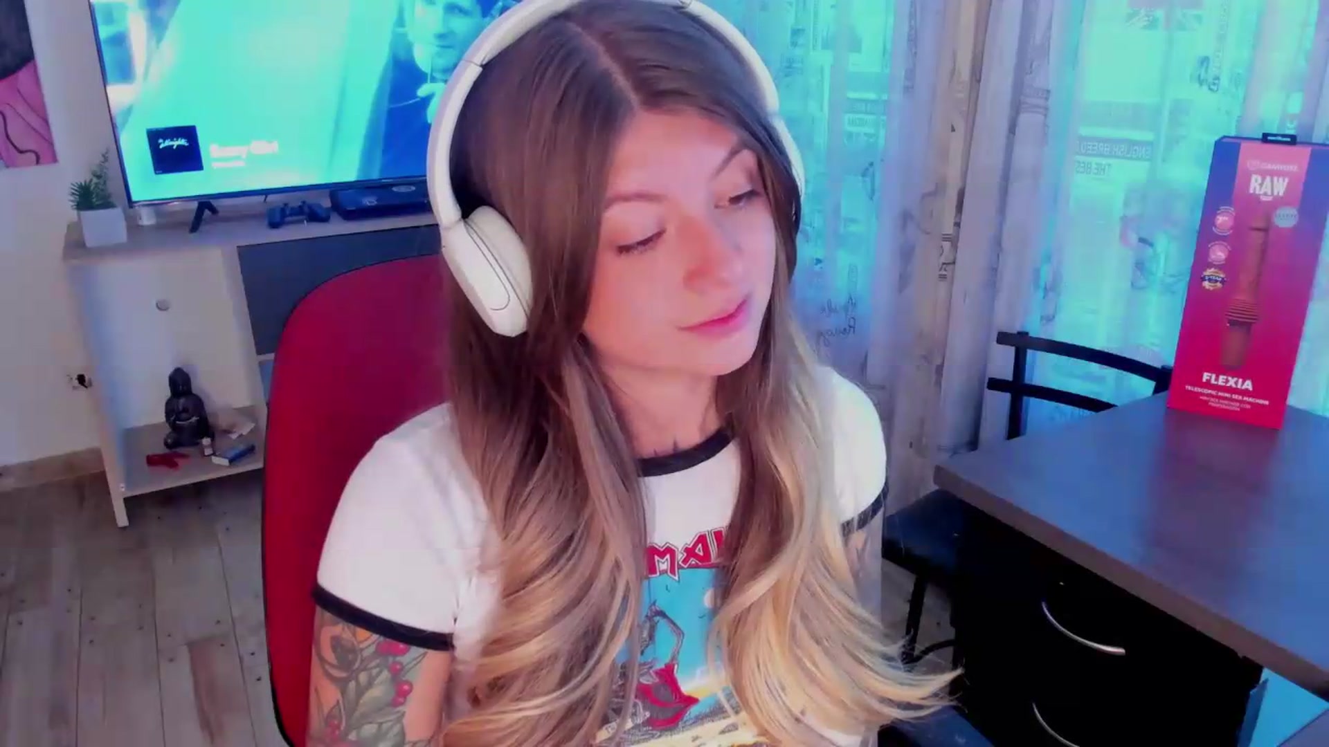 Gallery image thumbnail from Emmaa_hostt's myfreecams stream on, 07/07/2026, 11:29 image 18 of 20