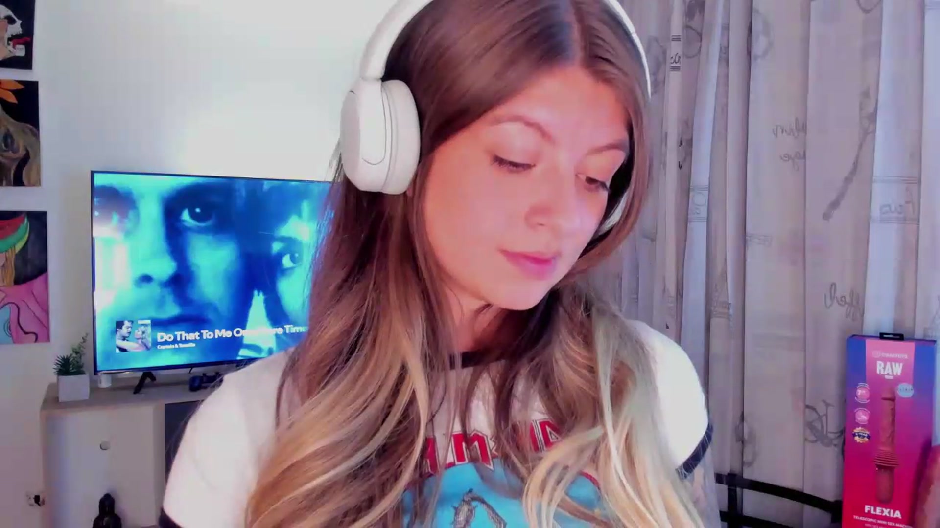 Gallery image thumbnail from Emmaa_hostt's myfreecams stream on, 07/07/2026, 11:29 image 8 of 20