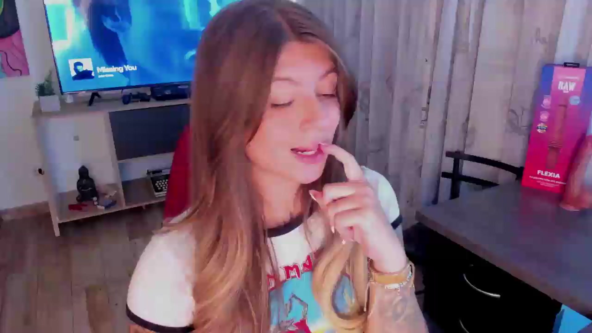Gallery image thumbnail from Emmaa_hostt's myfreecams stream on, 07/07/2026, 11:29 image 2 of 20