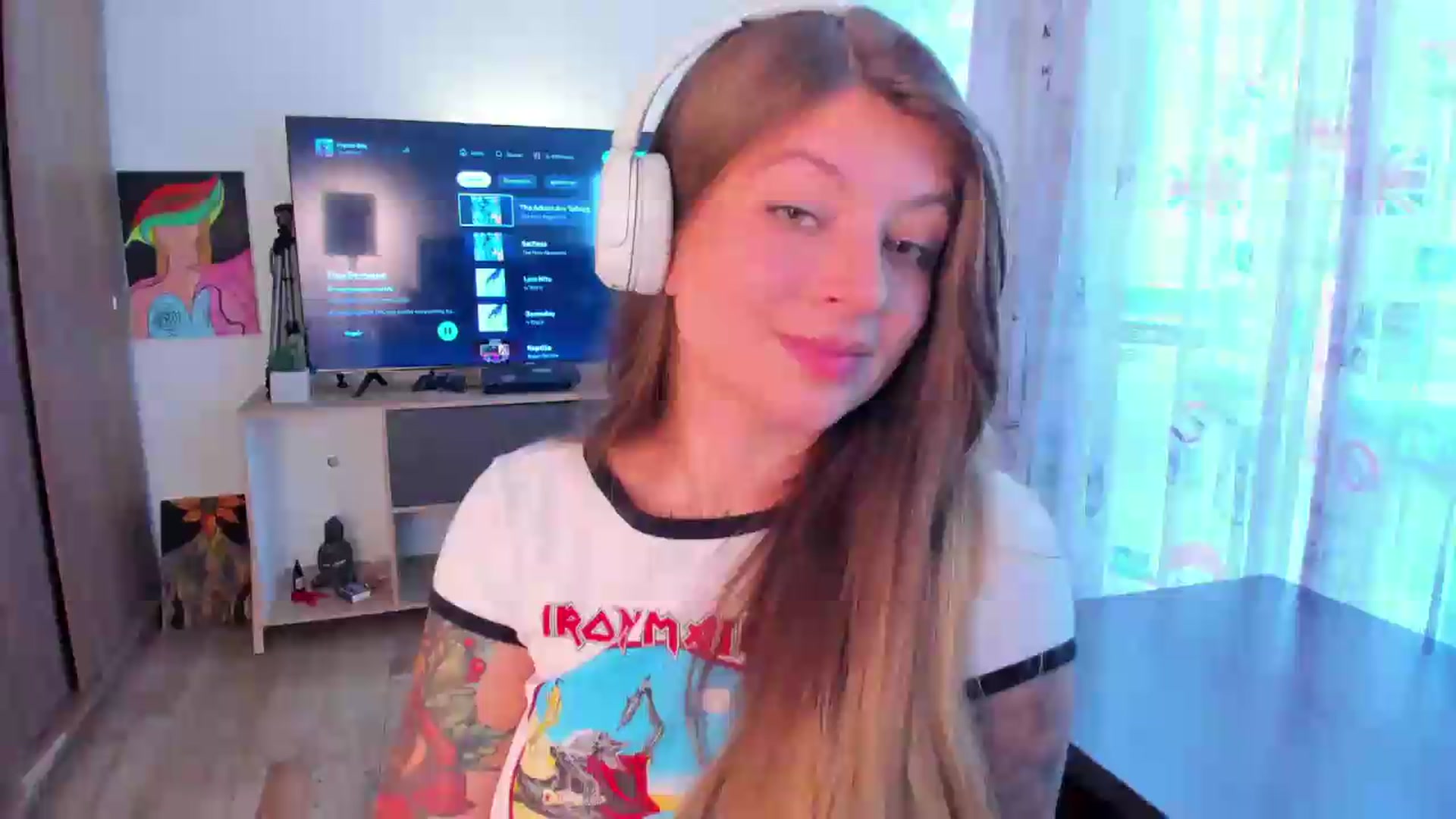 Gallery image thumbnail from Emmaa_hostt's myfreecams stream on, 08/09/2026, 19:55 image 3 of 20