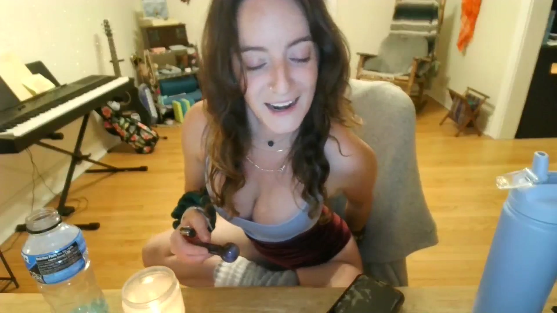 Gallery image thumbnail from EmmalineLime's myfreecams stream on, 08/28/2023, 06:21 image 11 of 20