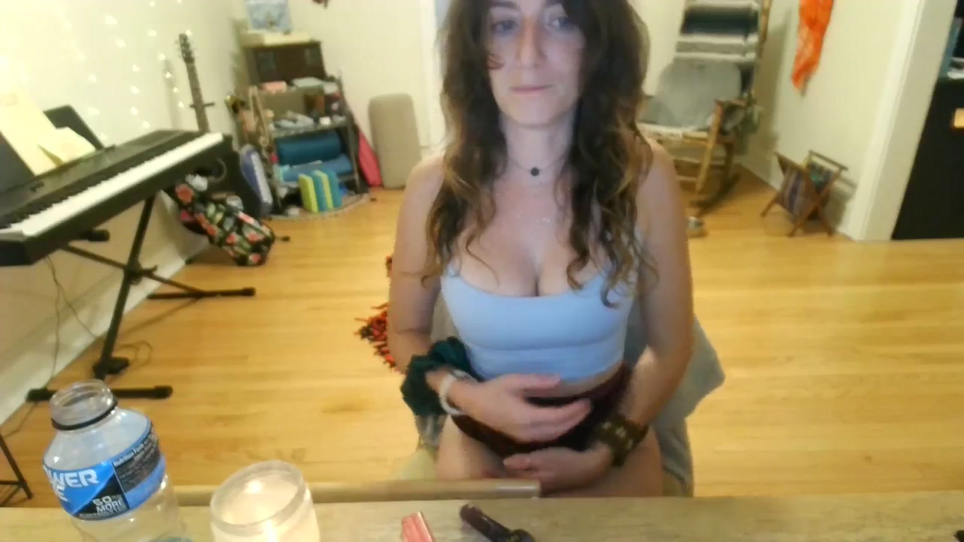 Gallery image thumbnail from EmmalineLime's myfreecams stream on, 08/28/2023, 06:21 image 7 of 20
