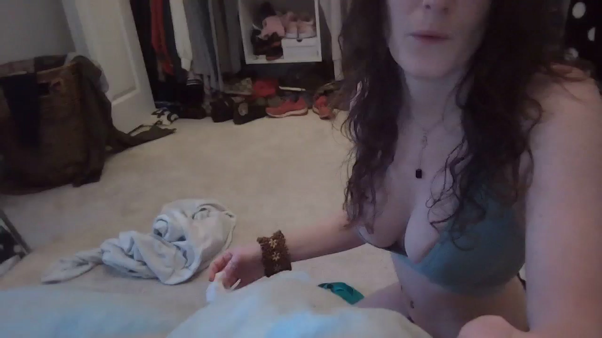 Gallery image thumbnail from EmmalineLime's myfreecams stream on, 04/07/2024, 24:37 image 9 of 20