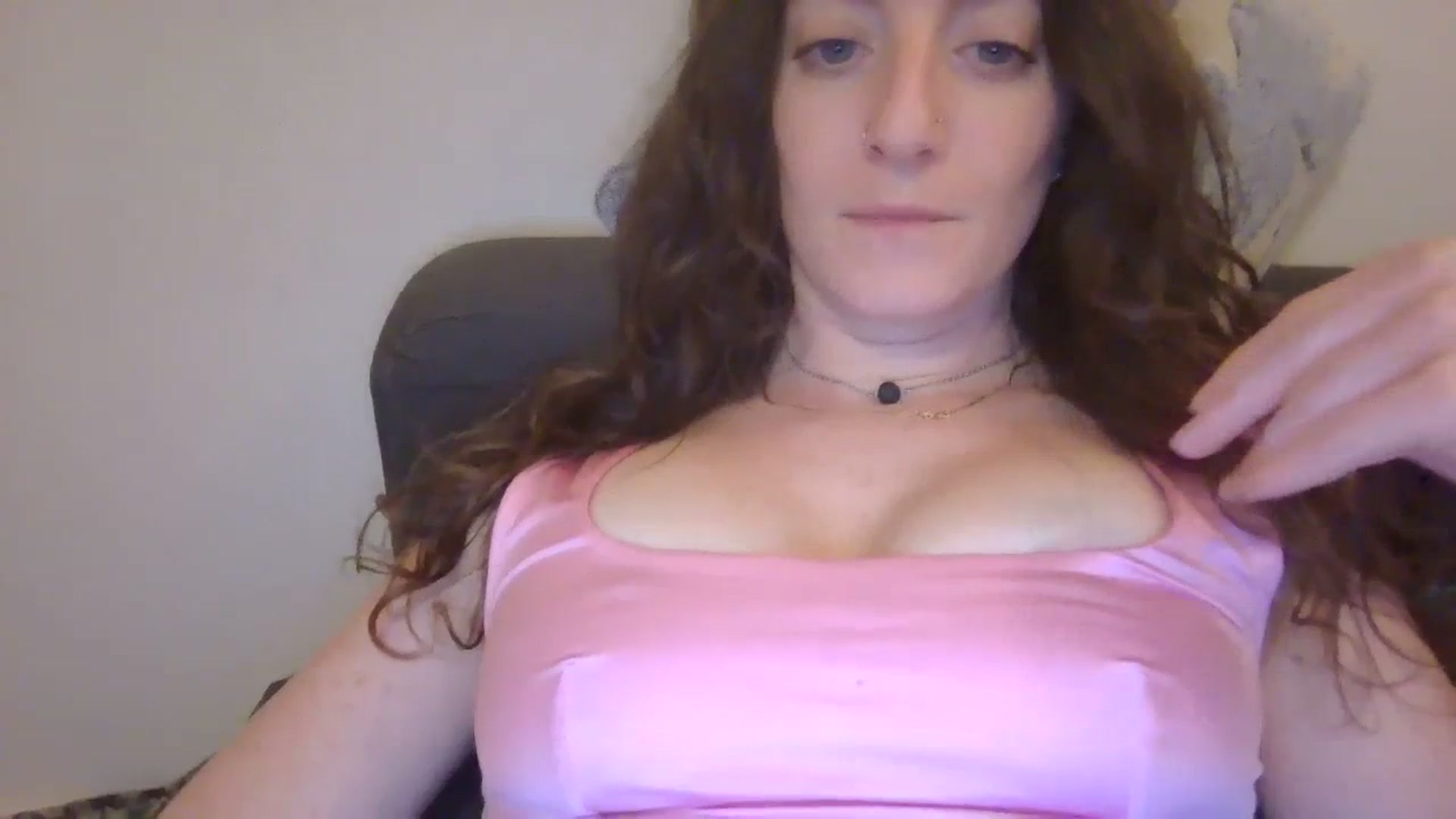 Gallery image thumbnail from EmmalineLime's myfreecams stream on, 04/11/2024, 07:43 image 13 of 20