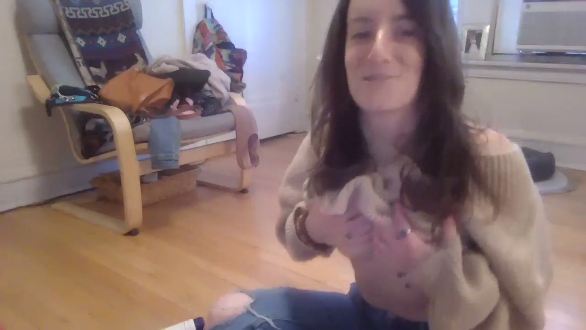 Gallery image thumbnail from EmmalineLime's myfreecams stream on, 05/05/2024, 22:39 image 6 of 20