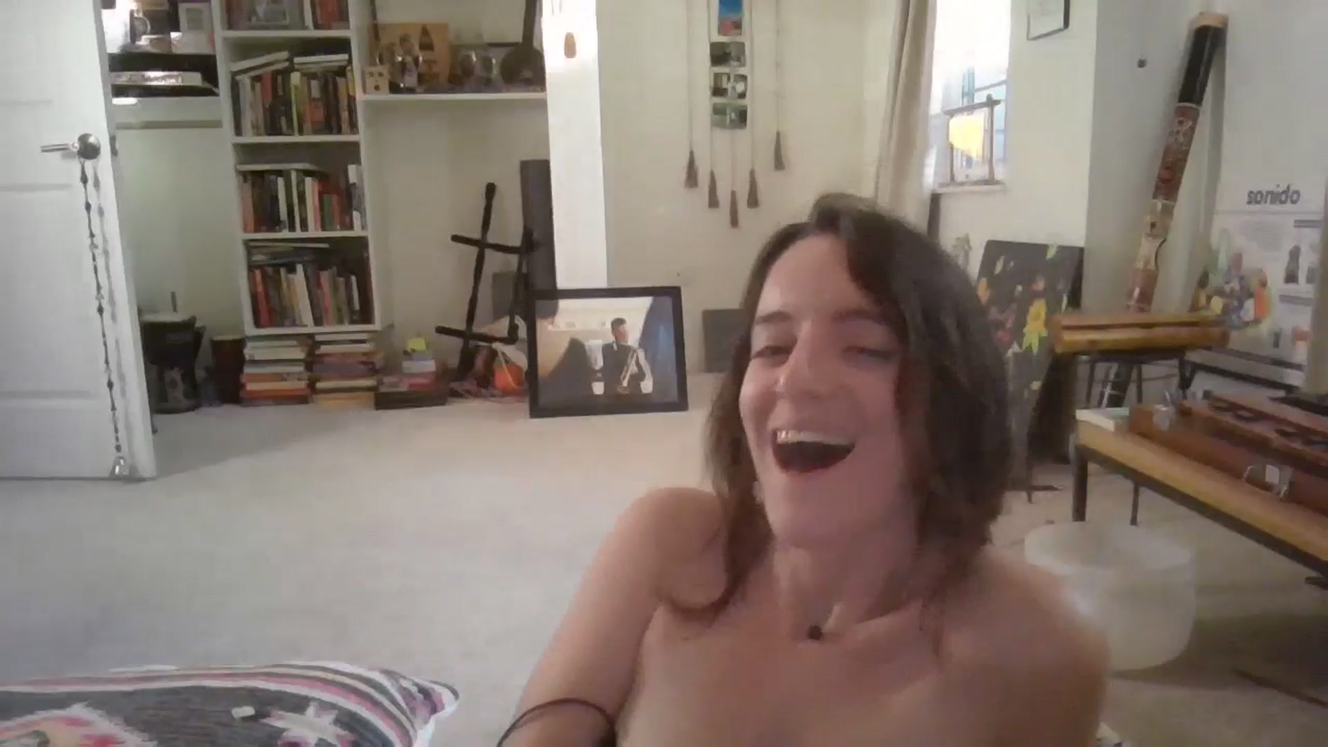 Gallery image thumbnail from EmmalineLime's myfreecams stream on, 05/08/2024, 24:24 image 14 of 20