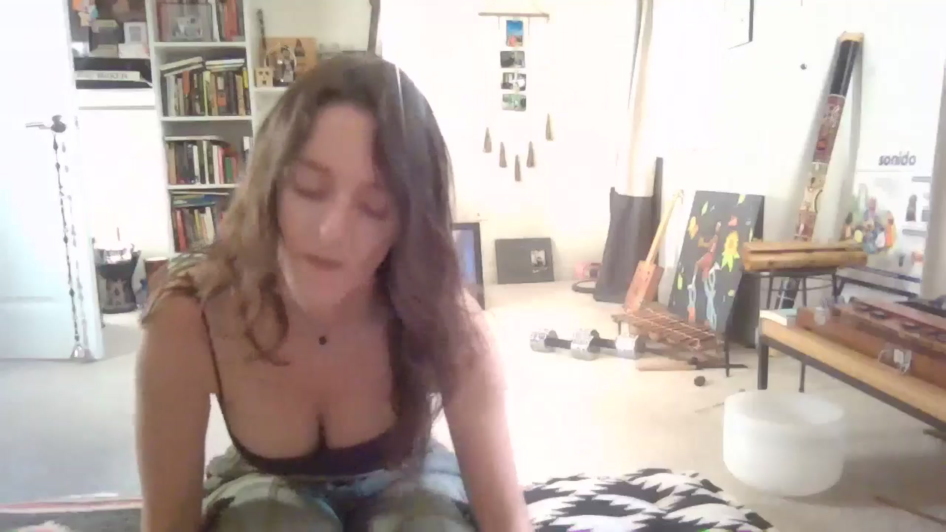 Gallery image thumbnail from EmmalineLime's myfreecams stream on, 05/08/2024, 24:24 image 11 of 20