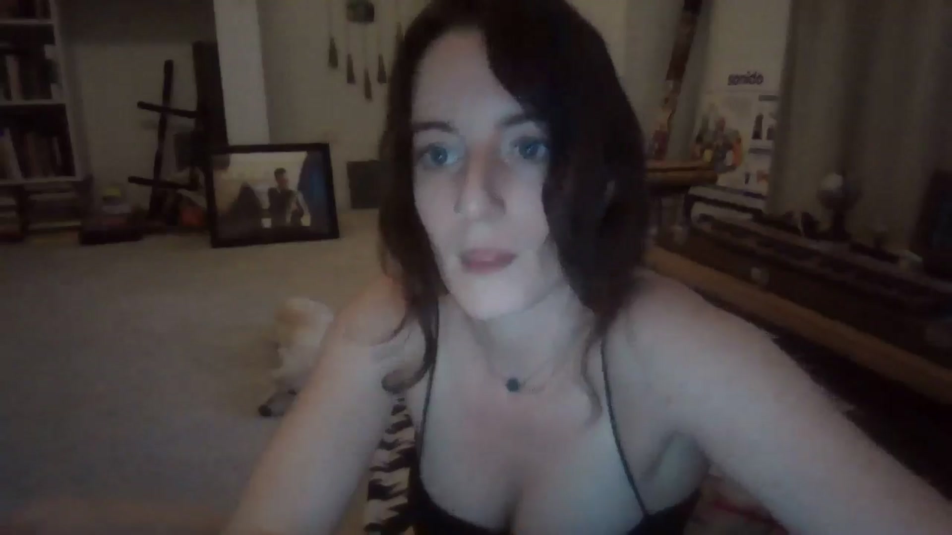 Gallery image thumbnail from EmmalineLime's myfreecams stream on, 05/08/2024, 01:15 image 6 of 20