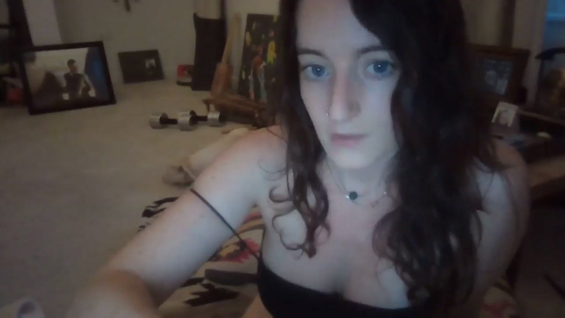 Gallery image thumbnail from EmmalineLime's myfreecams stream on, 05/08/2024, 01:15 image 13 of 20