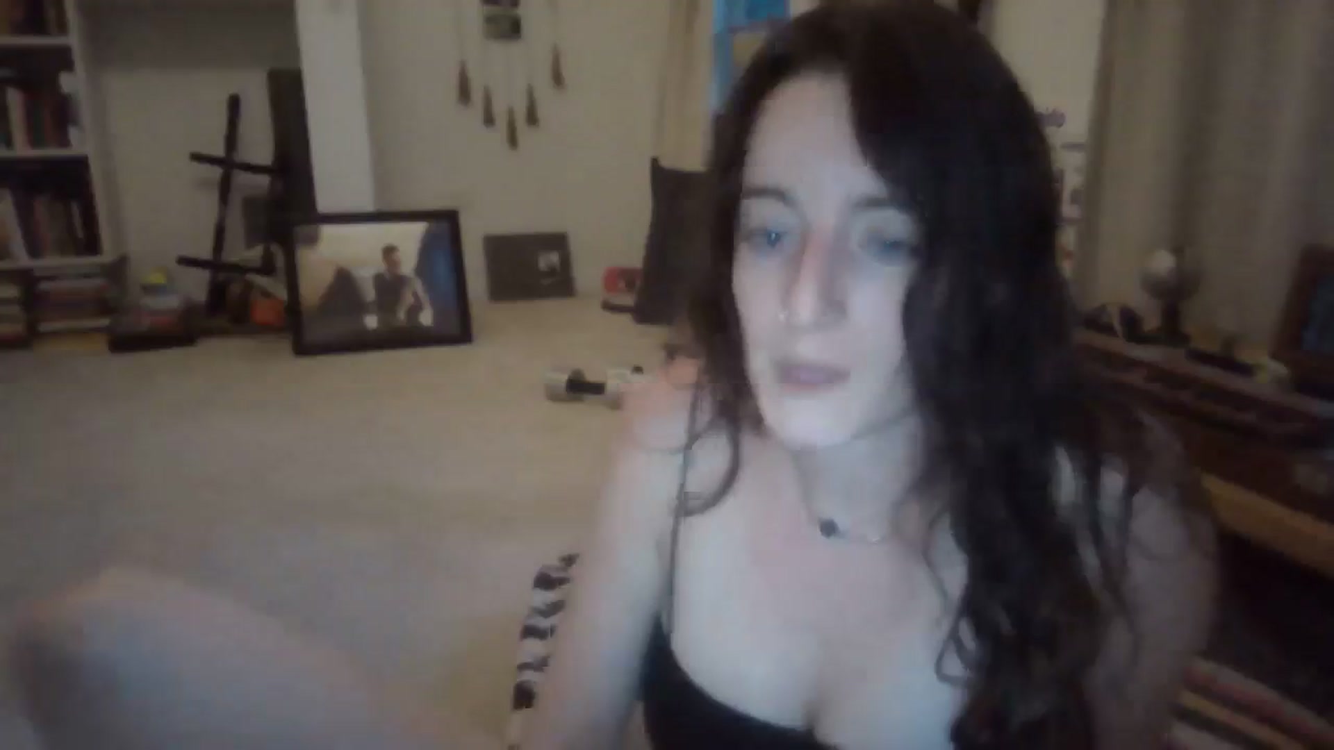 Gallery image thumbnail from EmmalineLime's myfreecams stream on, 05/08/2024, 01:15 image 8 of 20