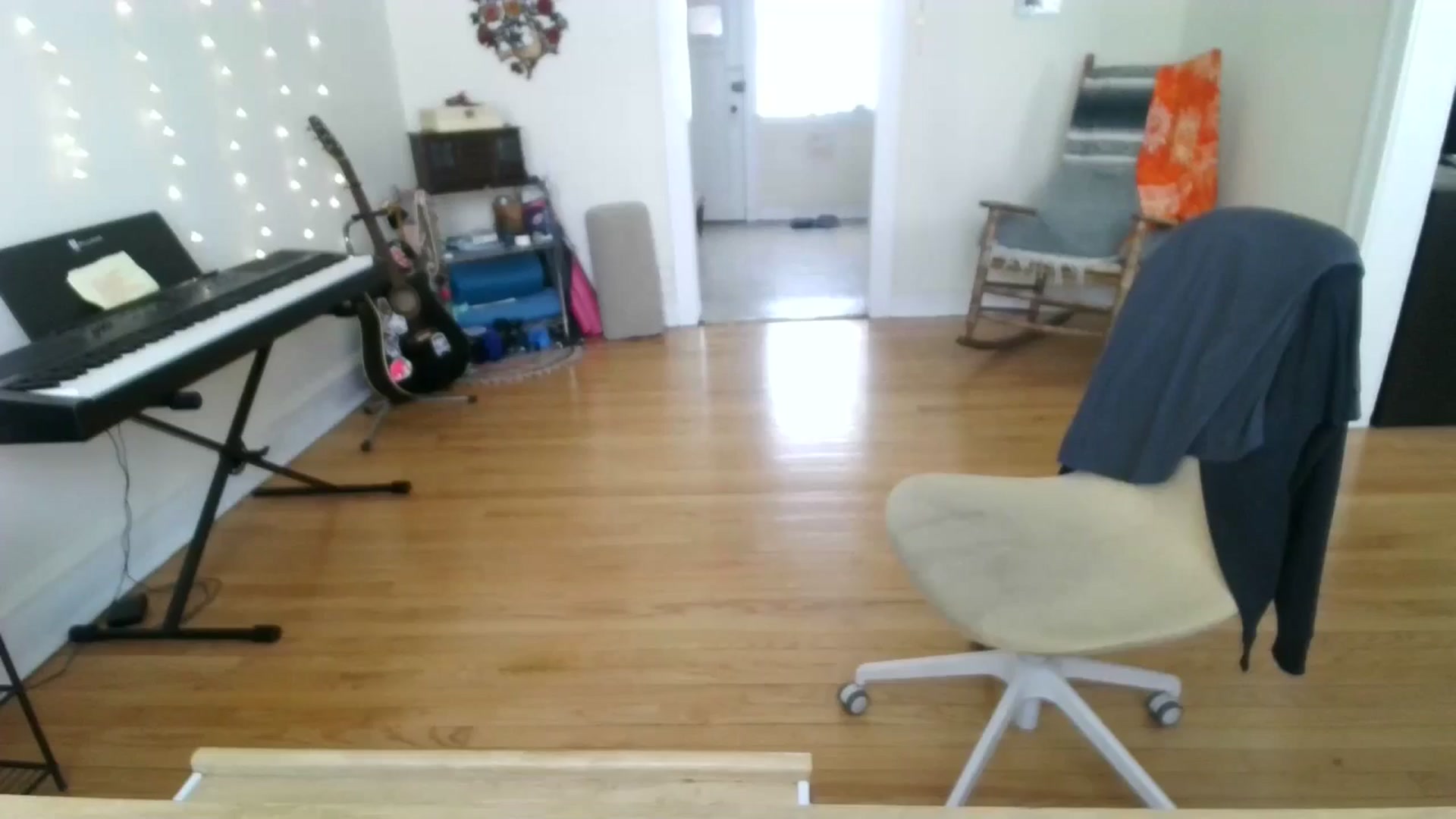Gallery image thumbnail from EmmalineLime's myfreecams stream on, 05/15/2024, 22:17 image 1 of 20