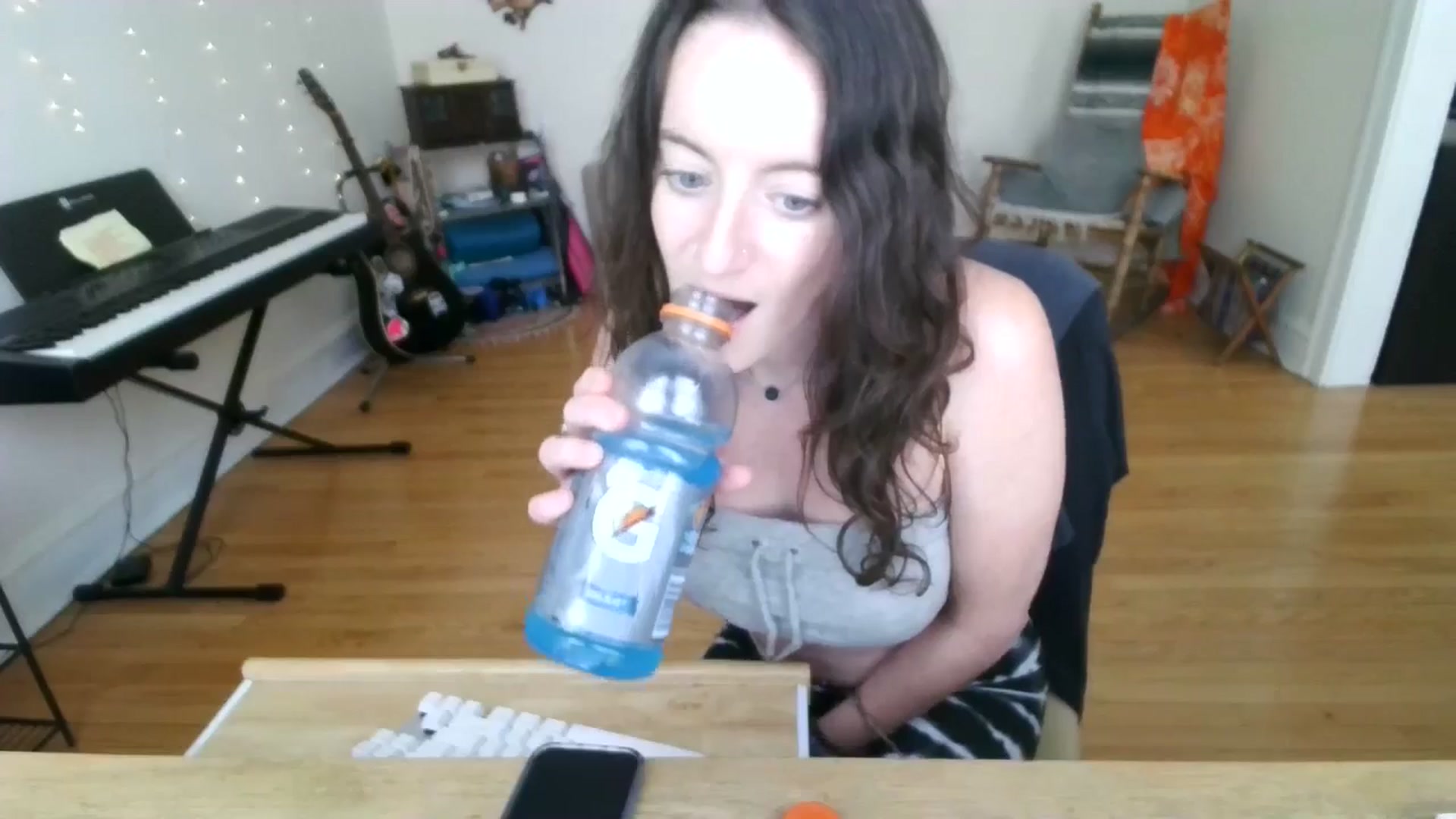 Gallery image thumbnail from EmmalineLime's myfreecams stream on, 05/15/2024, 22:17 image 6 of 20